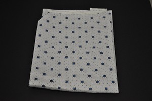 hsd-twill-patient-gown-white-blue-square 